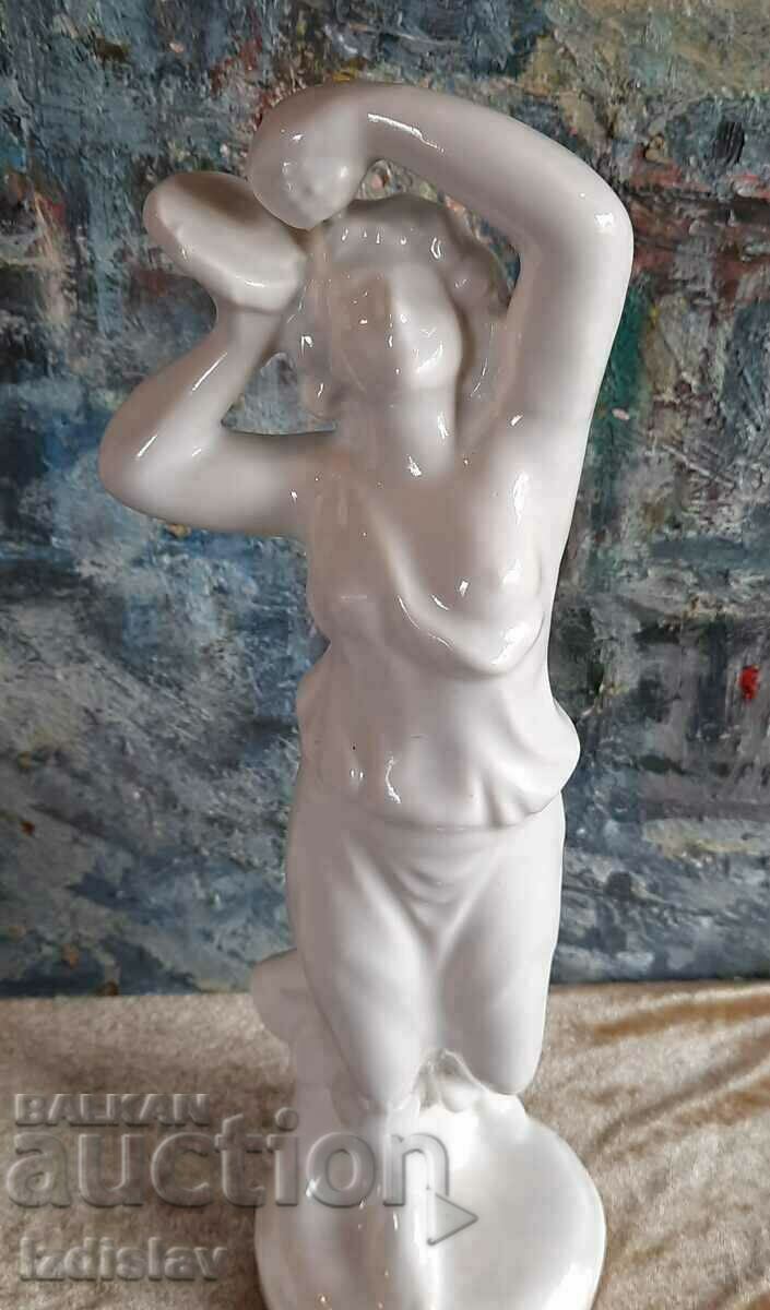 Sculptură din porțelan bulgar Kitka, Novi Pazar cu preț € 130.00 | 254.26 BGN