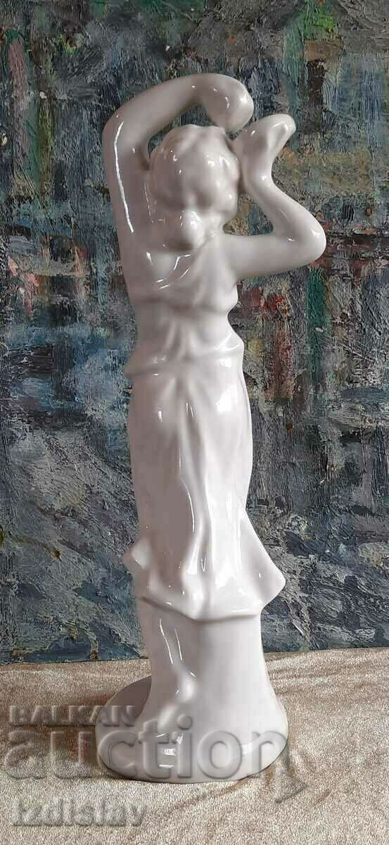 Delivery of Bulgarian porcelain sculpture Kitka, Novi Pazar Delivery of Bulgarian porcelain sculpture Kitka, Novi Pazar