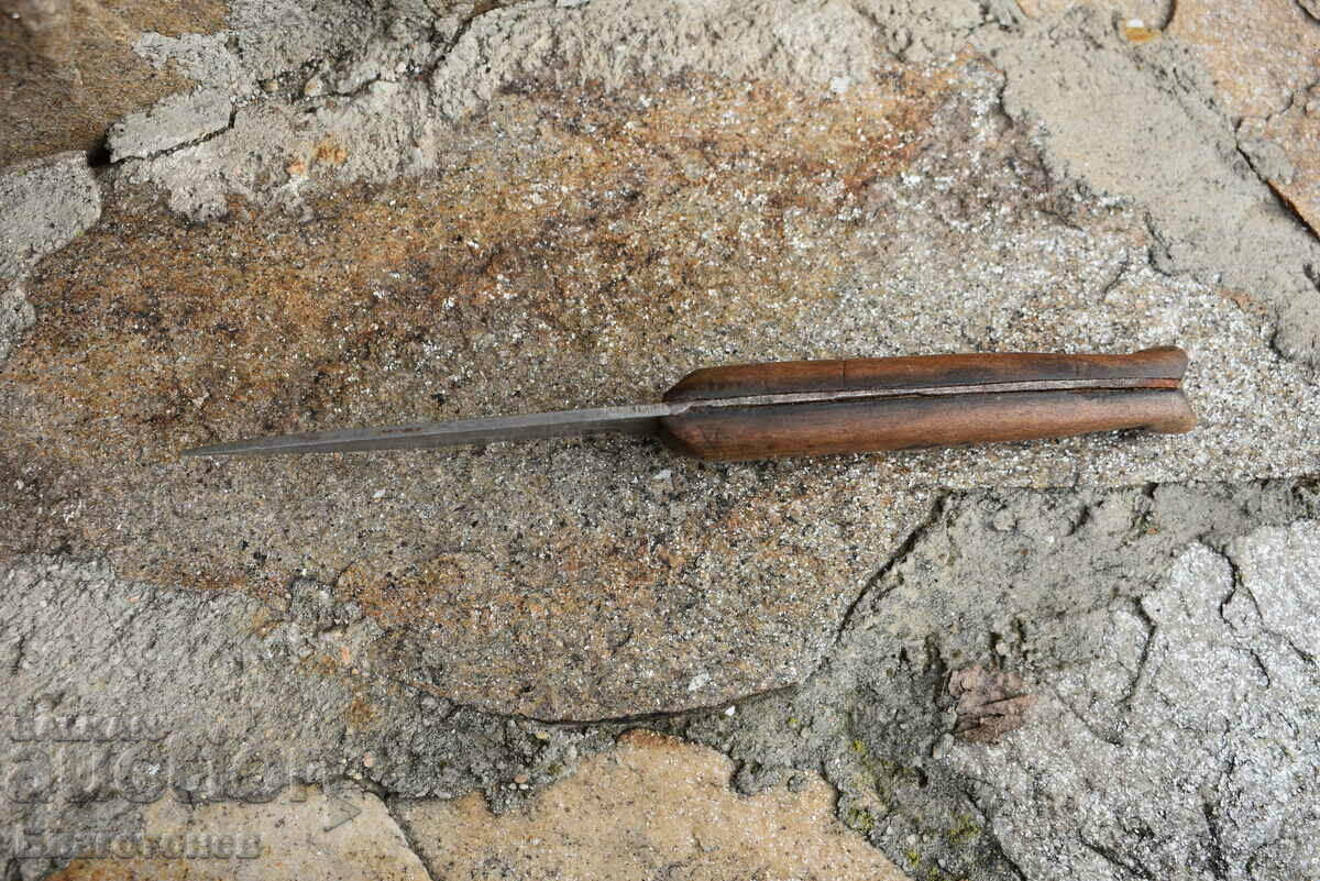 An old knife blade - 6