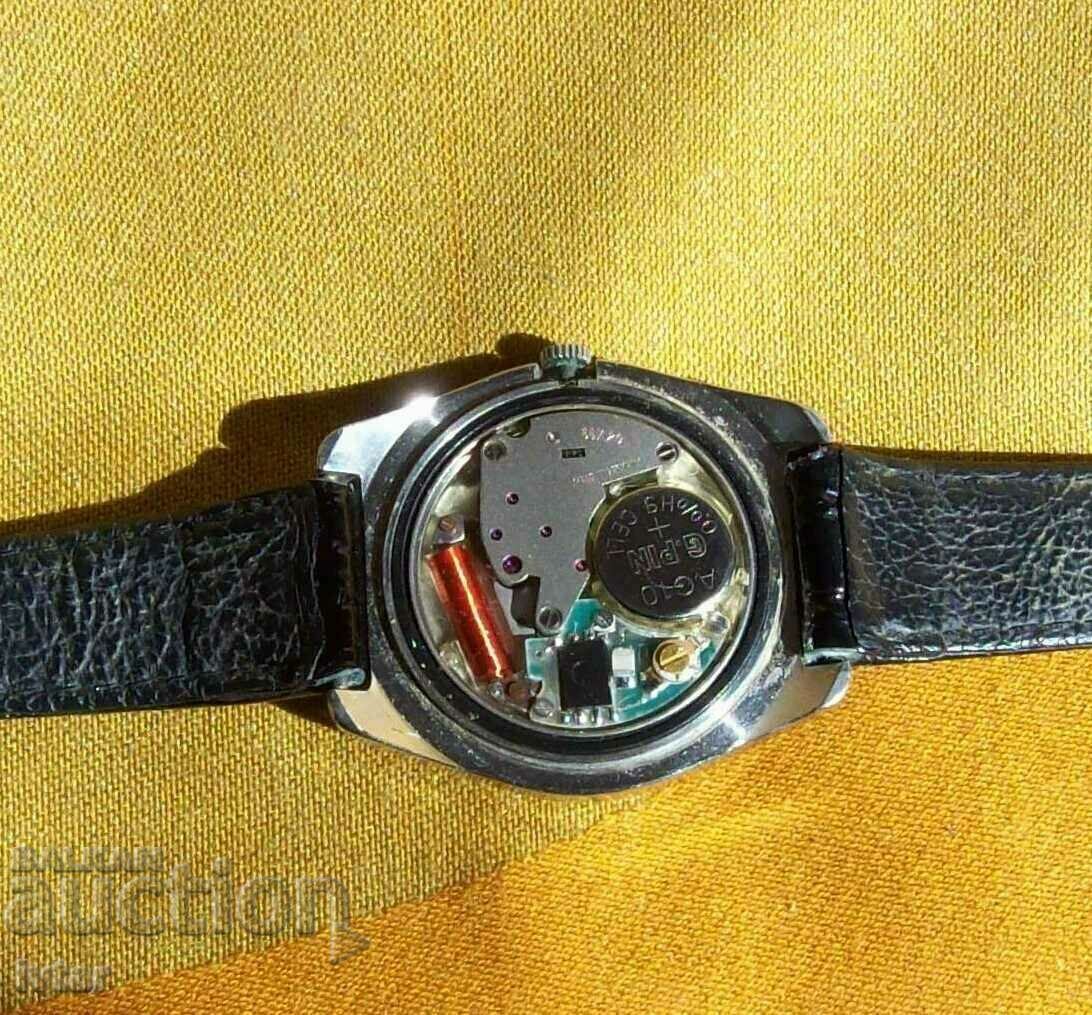 Urmăriți „JUNGHANS astra” - 6