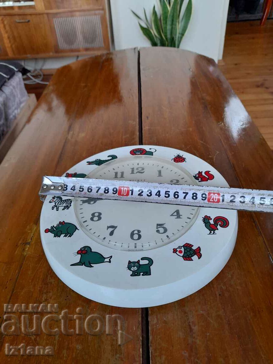 Old Weimar clock with price 33.00 BGN | € 16.87