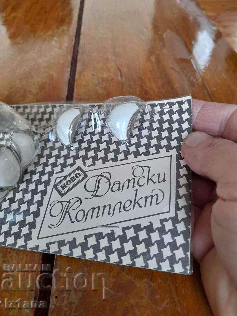 Auction Old Women's Bracelet and Earrings Set Auction Old Women's Bracelet and Earrings Set