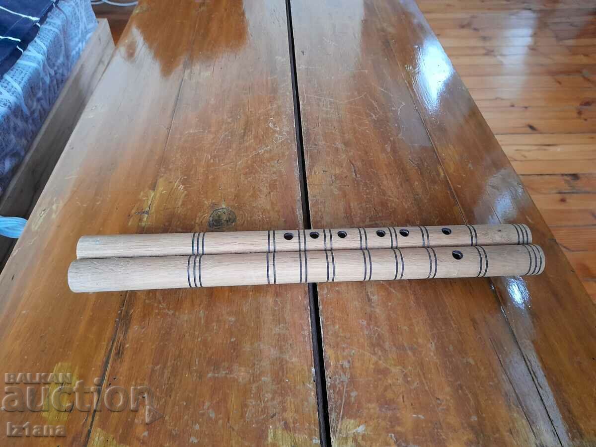 Old rascal, duduk, whistle Old rascal, duduk, whistle