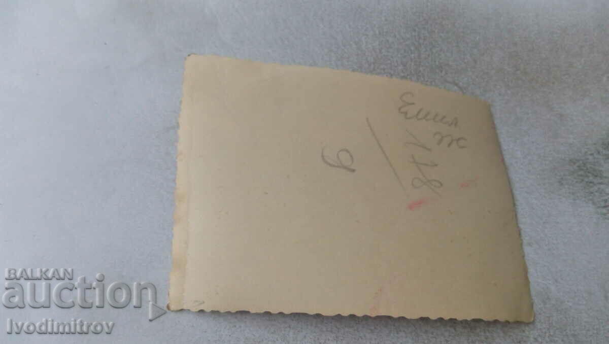 Φωτογραφία Μαθητές με τον δάσκαλό τους με τιμή 0.75 BGN | € 0.38 Φωτογραφία Μαθητές με τον δάσκαλό τους με τιμή 0.75 BGN | € 0.38