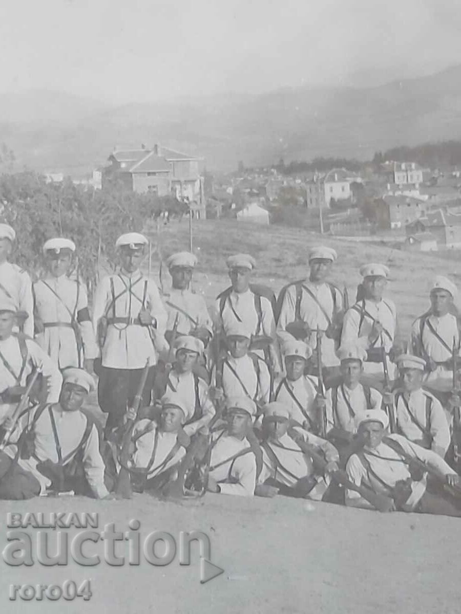 Auction REGIMENT - POSITIONS - RIFLES - BAYONES Auction REGIMENT - POSITIONS - RIFLES - BAYONES