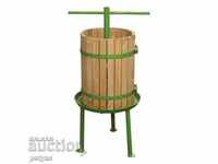 Vertical press for grapes, apples, pears, plums, etc. 39 l.