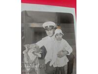 OFIȚER - COPIL - CÂINE - FERIE