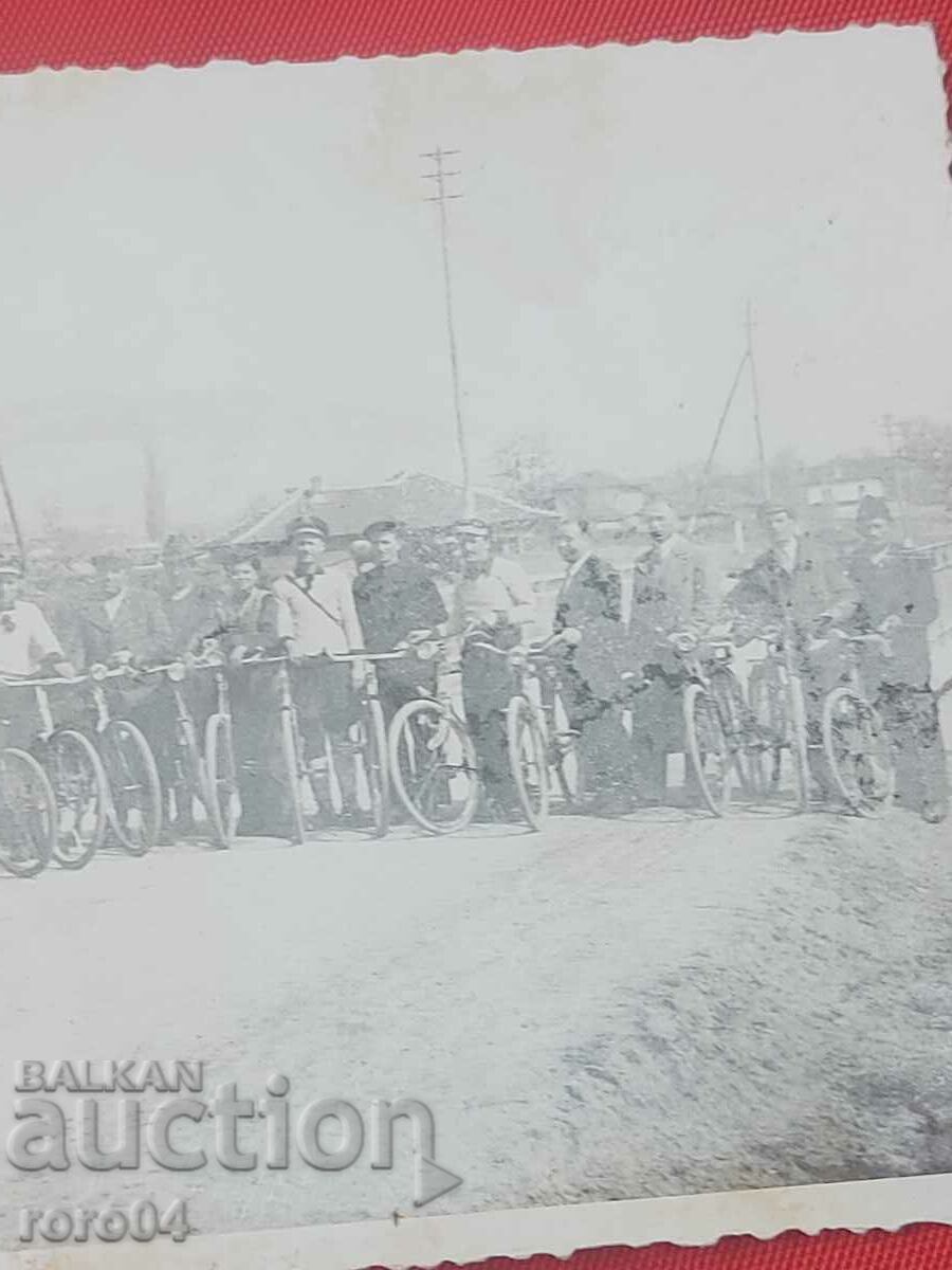 Delivery of ROLLERS - SEASON OPENER - 1944 Delivery of ROLLERS - SEASON OPENER - 1944