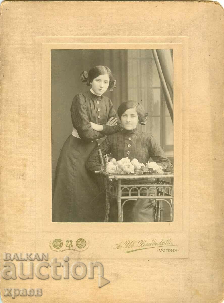 СТАРА ФОТОГРАФИЯ - КАРТОН - А.ВЛАДИКОВ - СОФИЯ – Б031