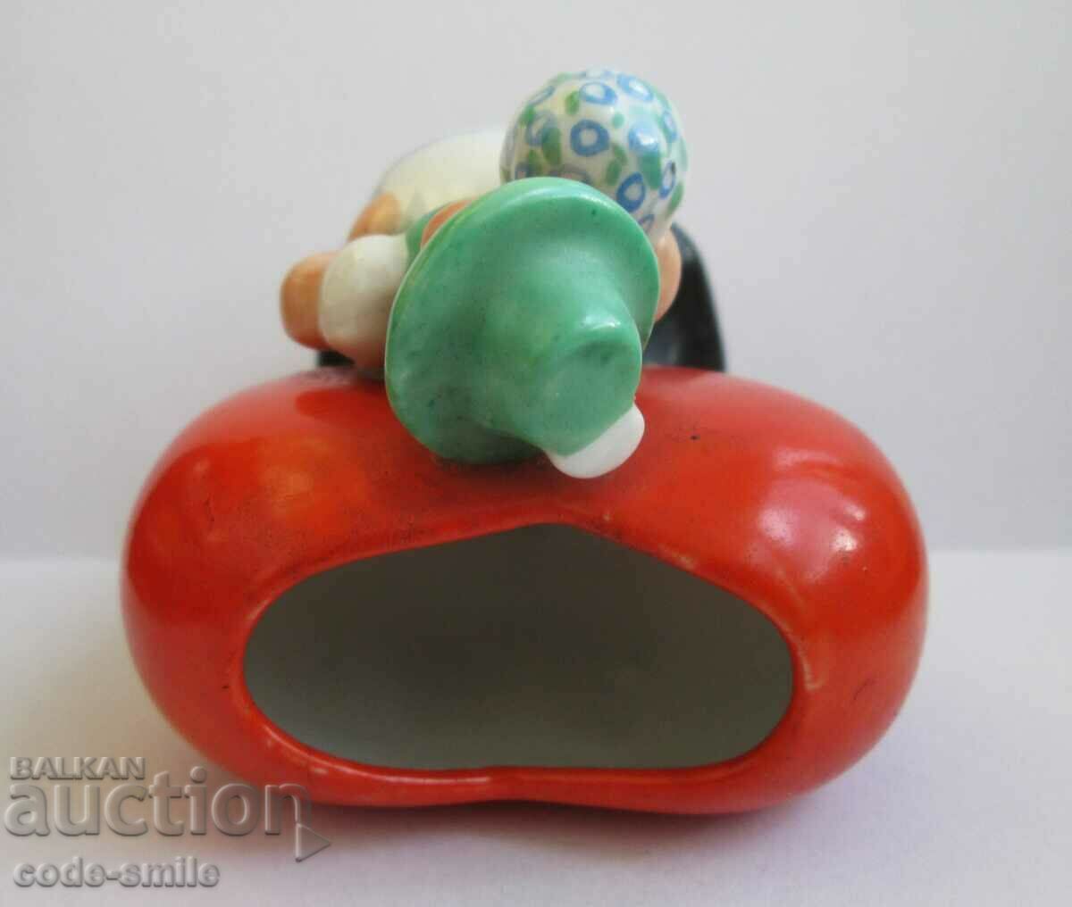 Old German small statuette figure vase painted porcelain with price 65.00 BGN | € 33.23 Old German small statuette figure vase painted porcelain with price 65.00 BGN | € 33.23