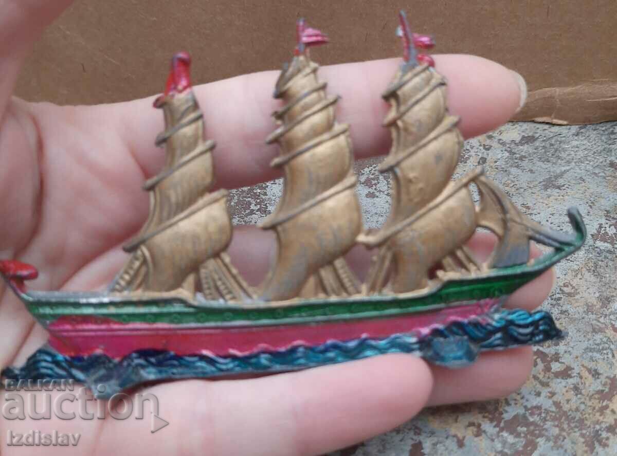 Auction Desktop metal figure ship Auction Desktop metal figure ship