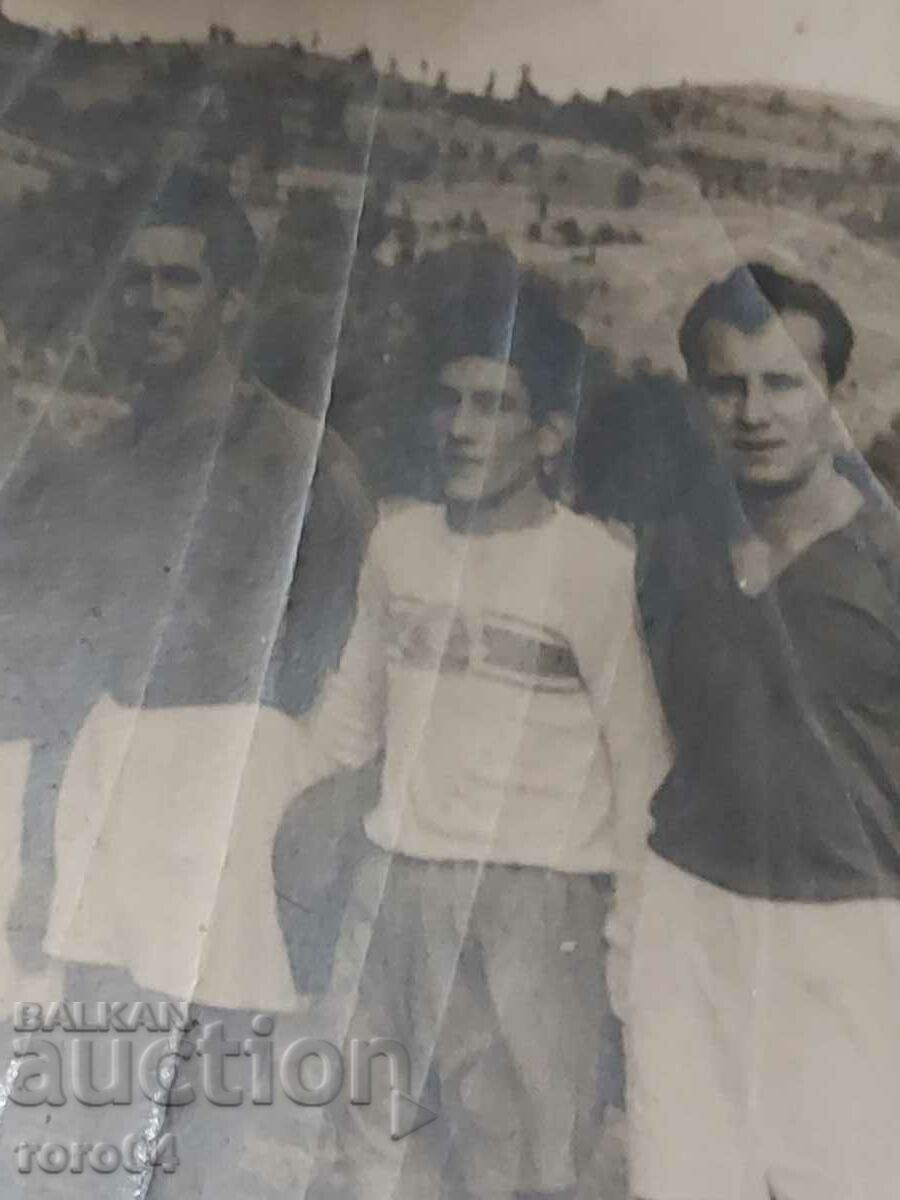 FOOTBALL PLAYERS - 6 FOOTBALL PLAYERS - 6