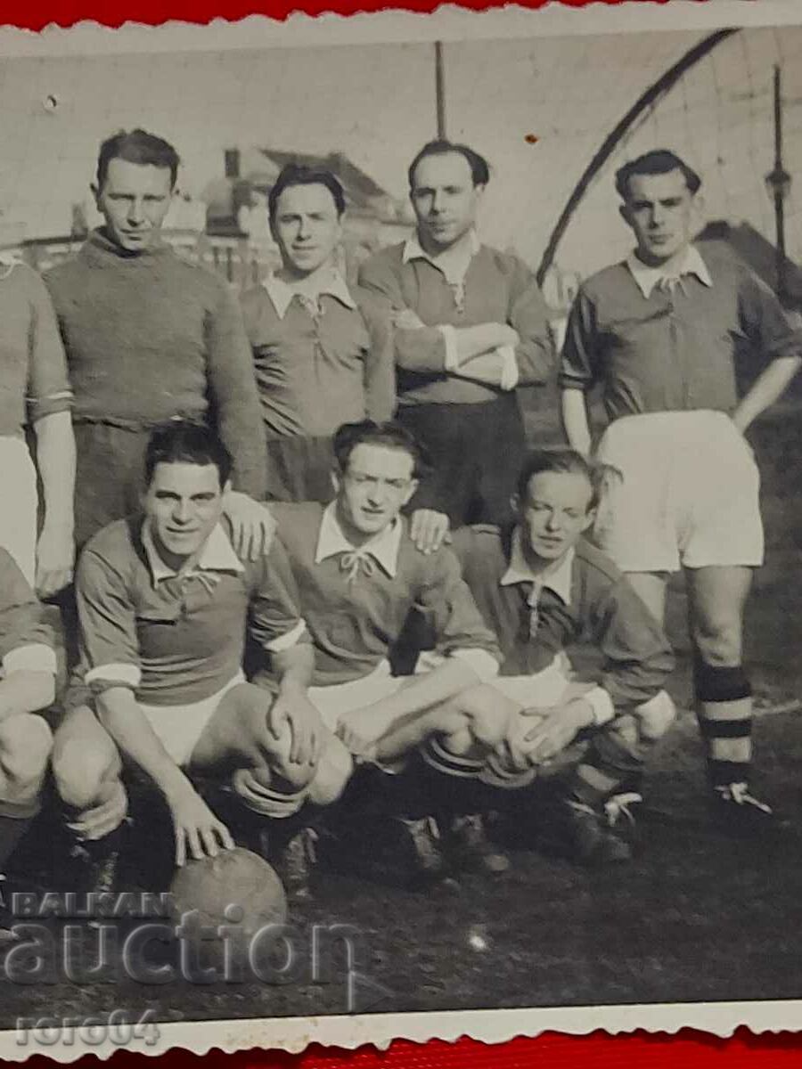 FOOTBALL PLAYERS - 5 FOOTBALL PLAYERS - 5