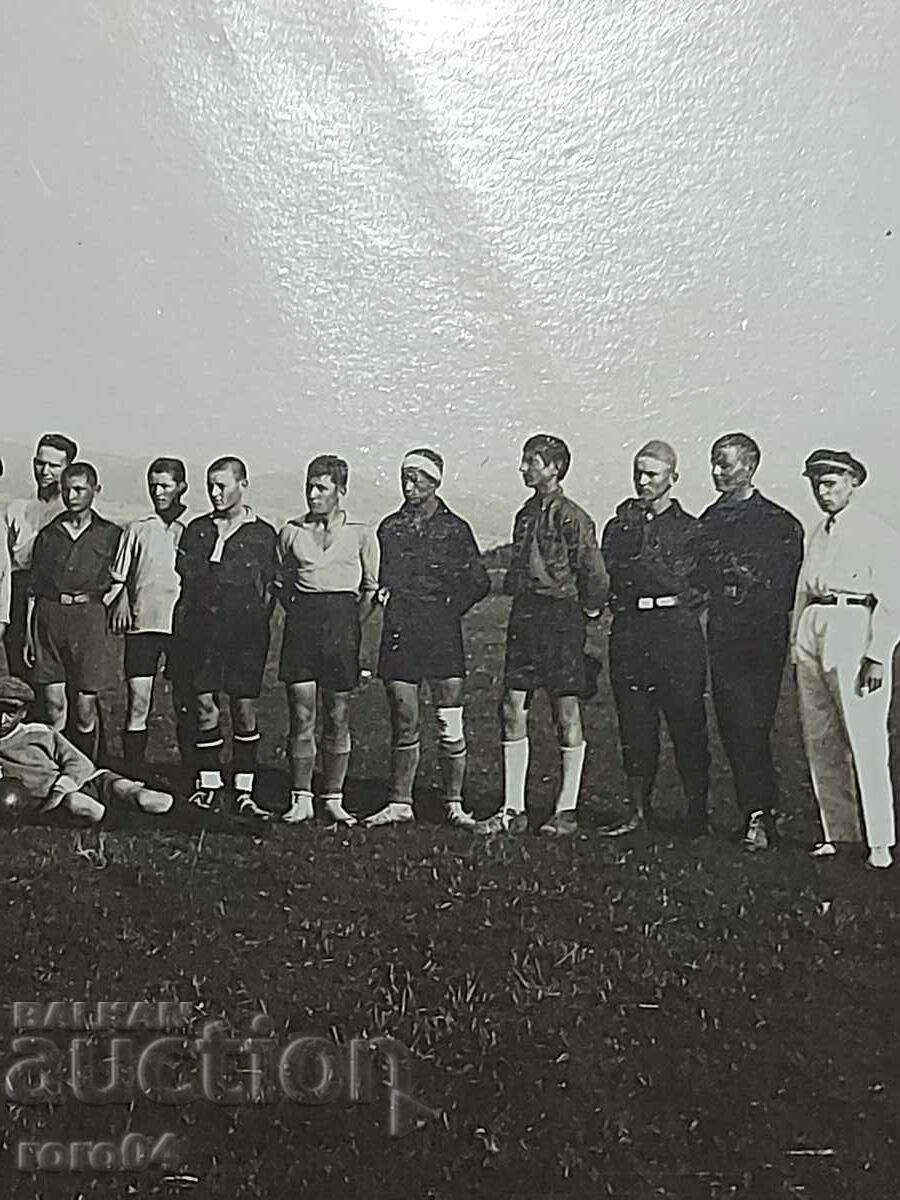 FOOTBALL PLAYERS - 5 FOOTBALL PLAYERS - 5