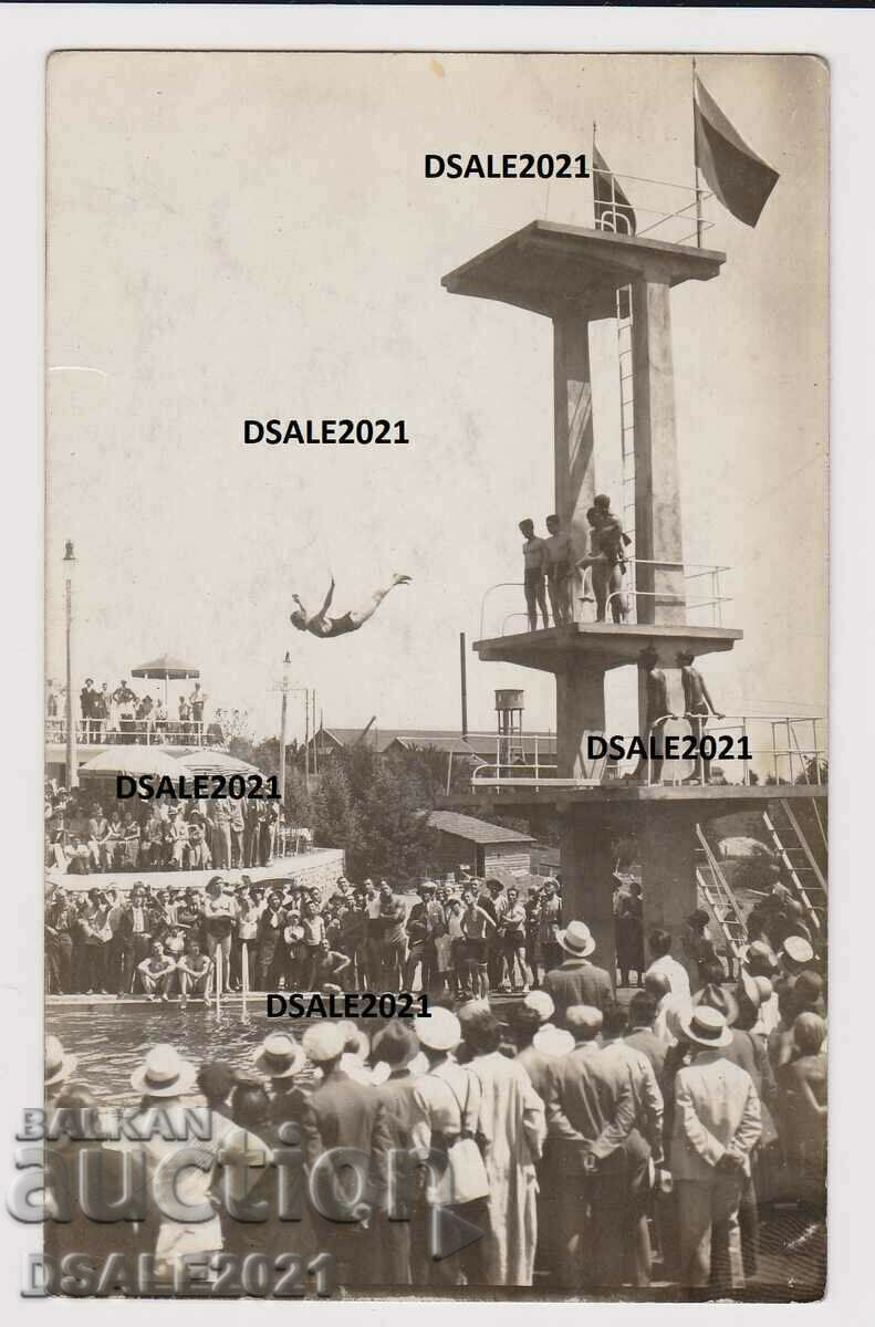 Sofia at Dianabad pool, water jump, 1931 photo /59586