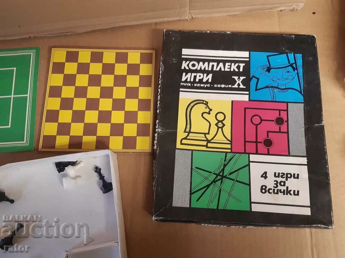 Licitație Vechi joc social - șah, dame, Black Peter, mikado -4 în unu