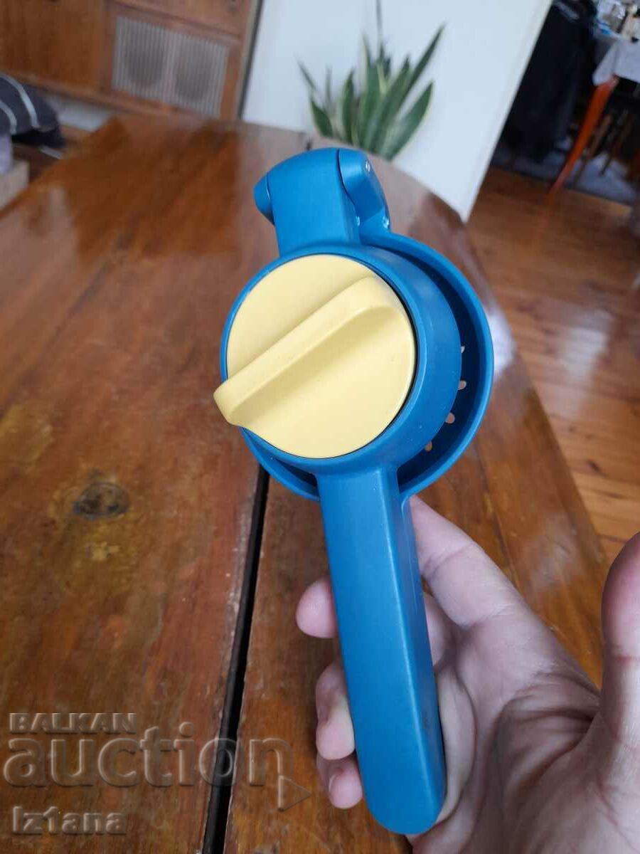 Auction Old lemon squeezer Auction Old lemon squeezer