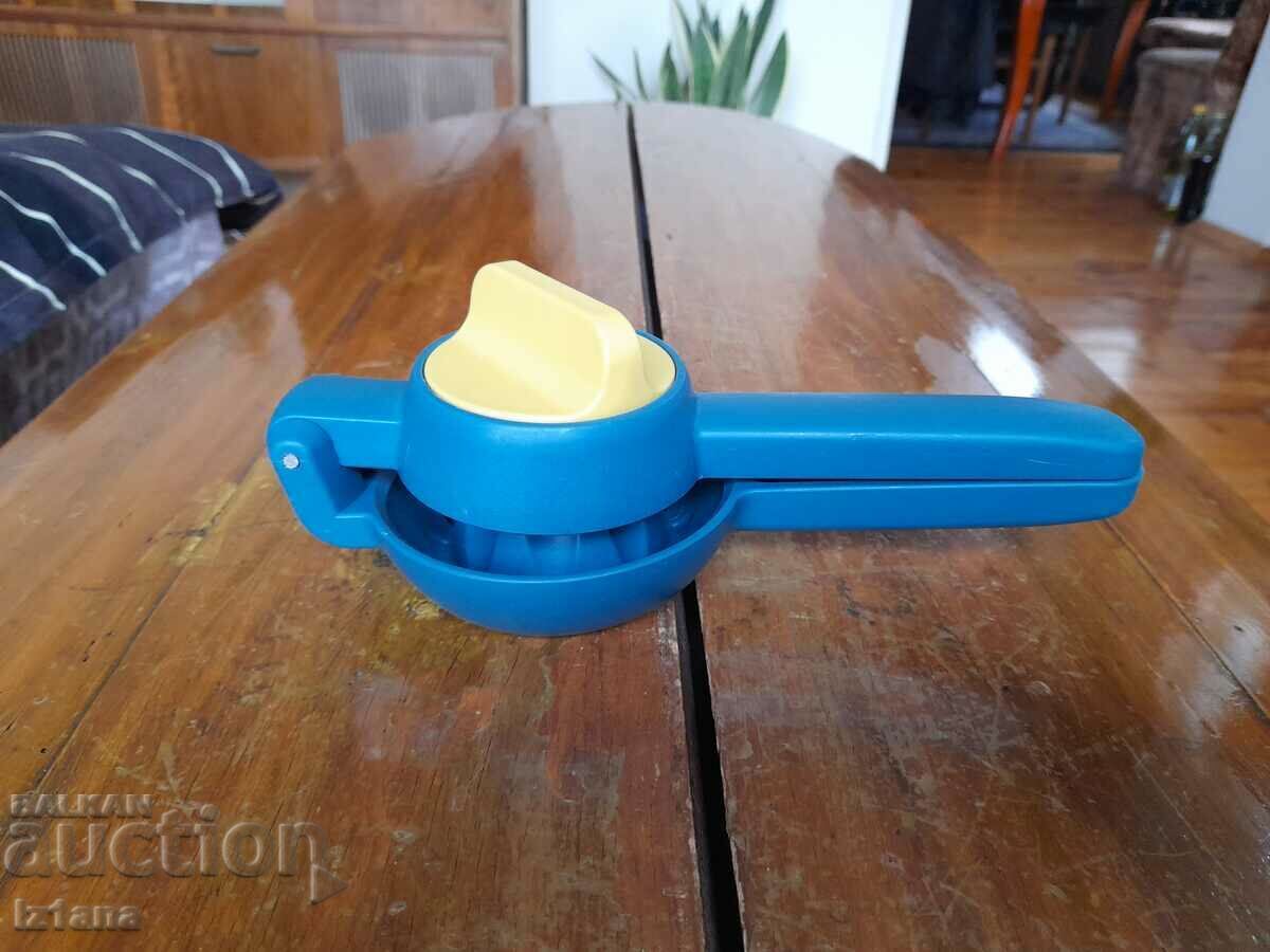 Old lemon squeezer Old lemon squeezer