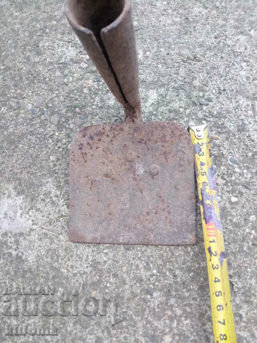 An old pick with price 9.99 BGN | € 5.11 An old pick with price 9.99 BGN | € 5.11