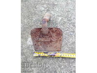 Μια παλιά σκαπάνη