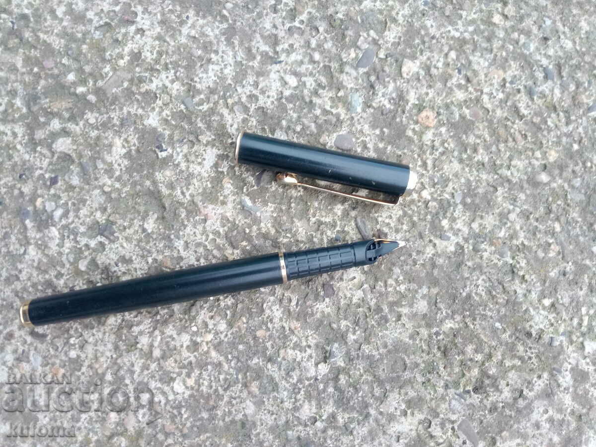 Delivery of An old pen with an iridium nib Delivery of An old pen with an iridium nib