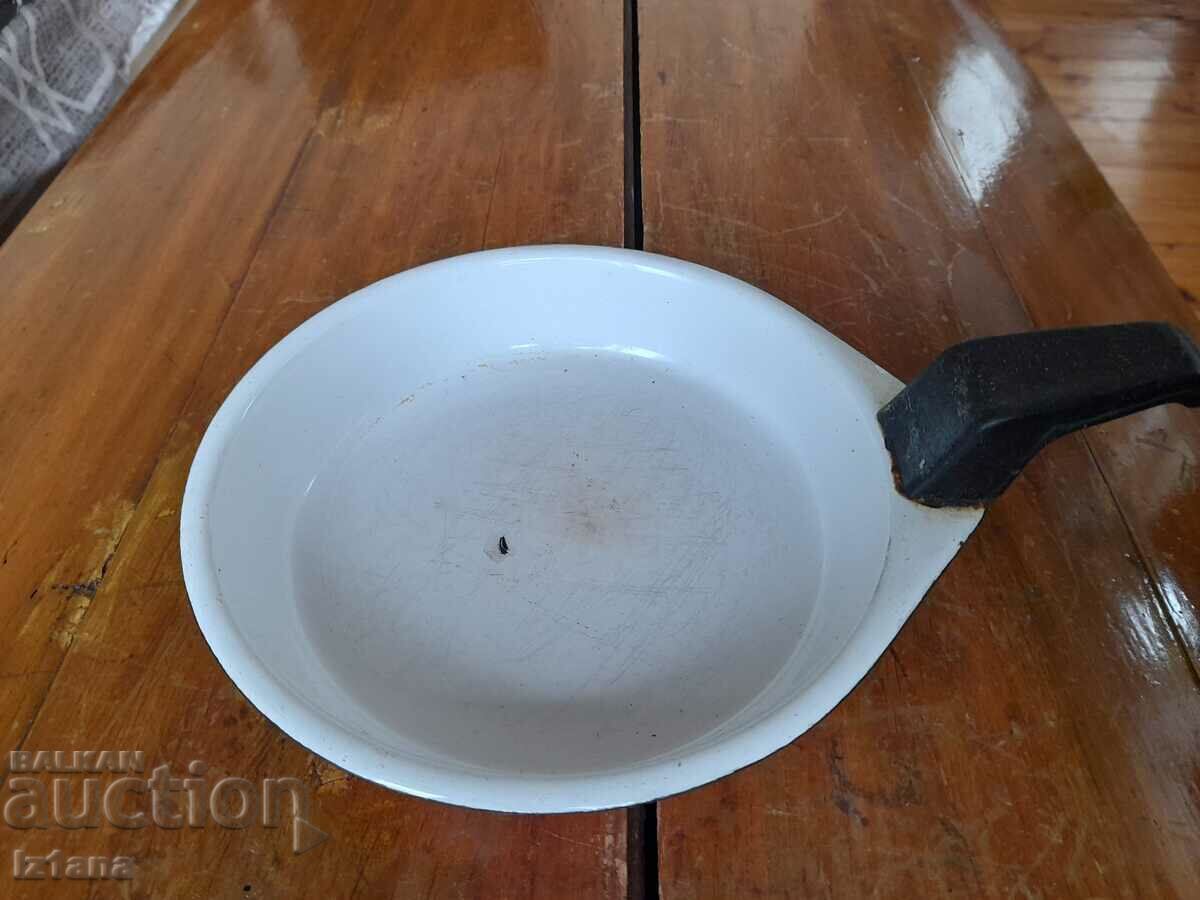Old enameled omelet pan, pan with price 12.00 BGN | € 6.14