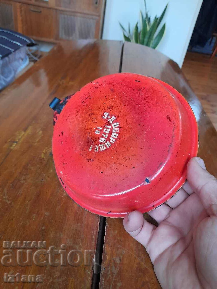 Delivery of Old enameled omelet pan, pan