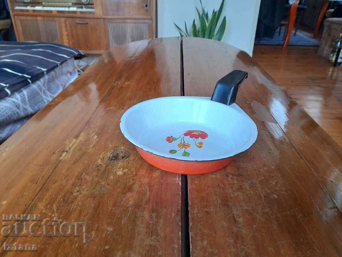 Old enameled omelet pan, pan Old enameled omelet pan, pan