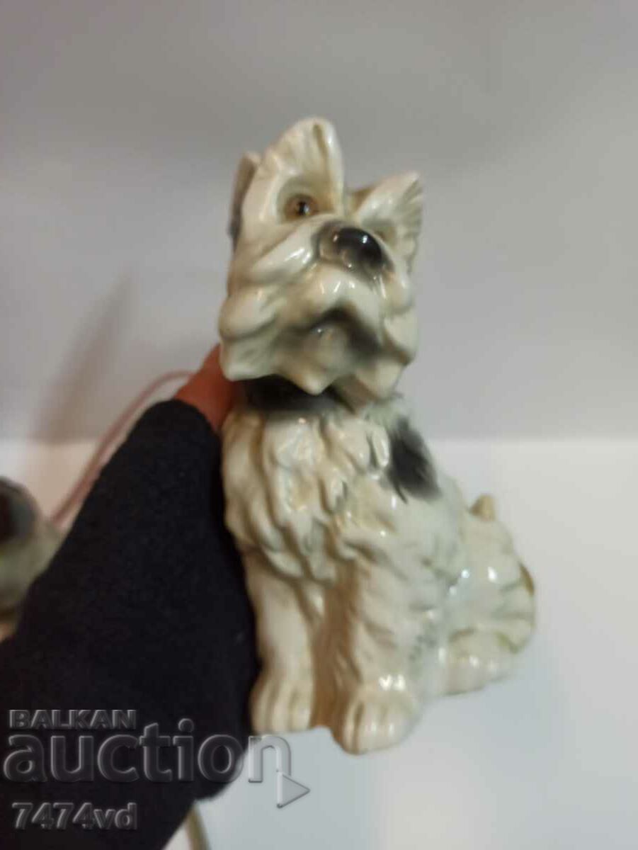 Auction PORCELAIN OLD LAMP DOG Auction PORCELAIN OLD LAMP DOG