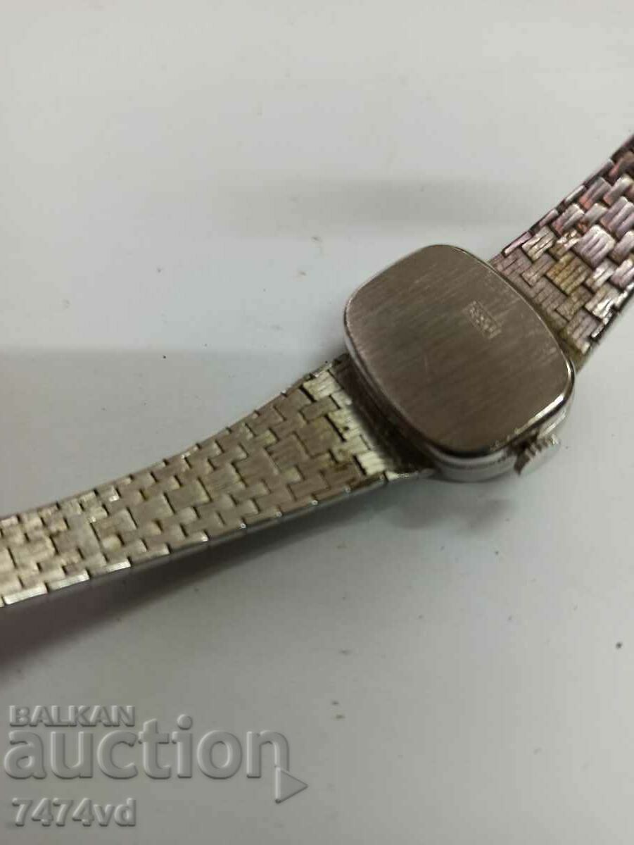 Delivery of SILVER STYLISH WOMEN'S WATCH Delivery of SILVER STYLISH WOMEN'S WATCH