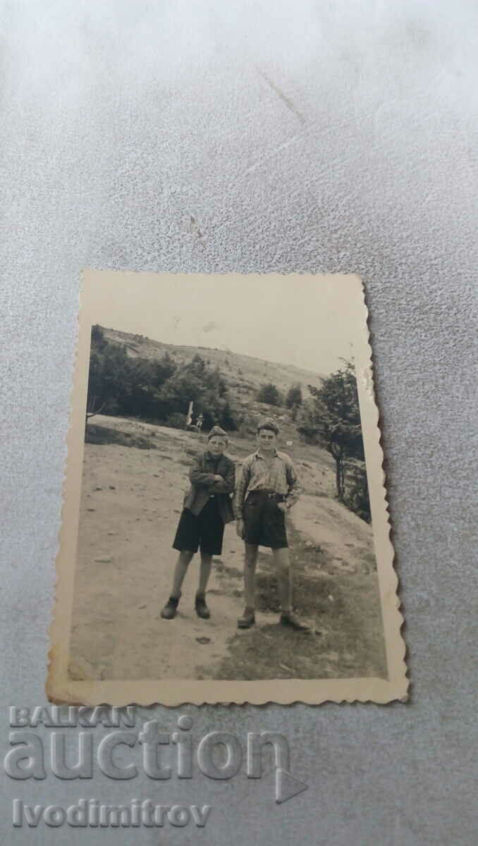 Photo Two boys 1943