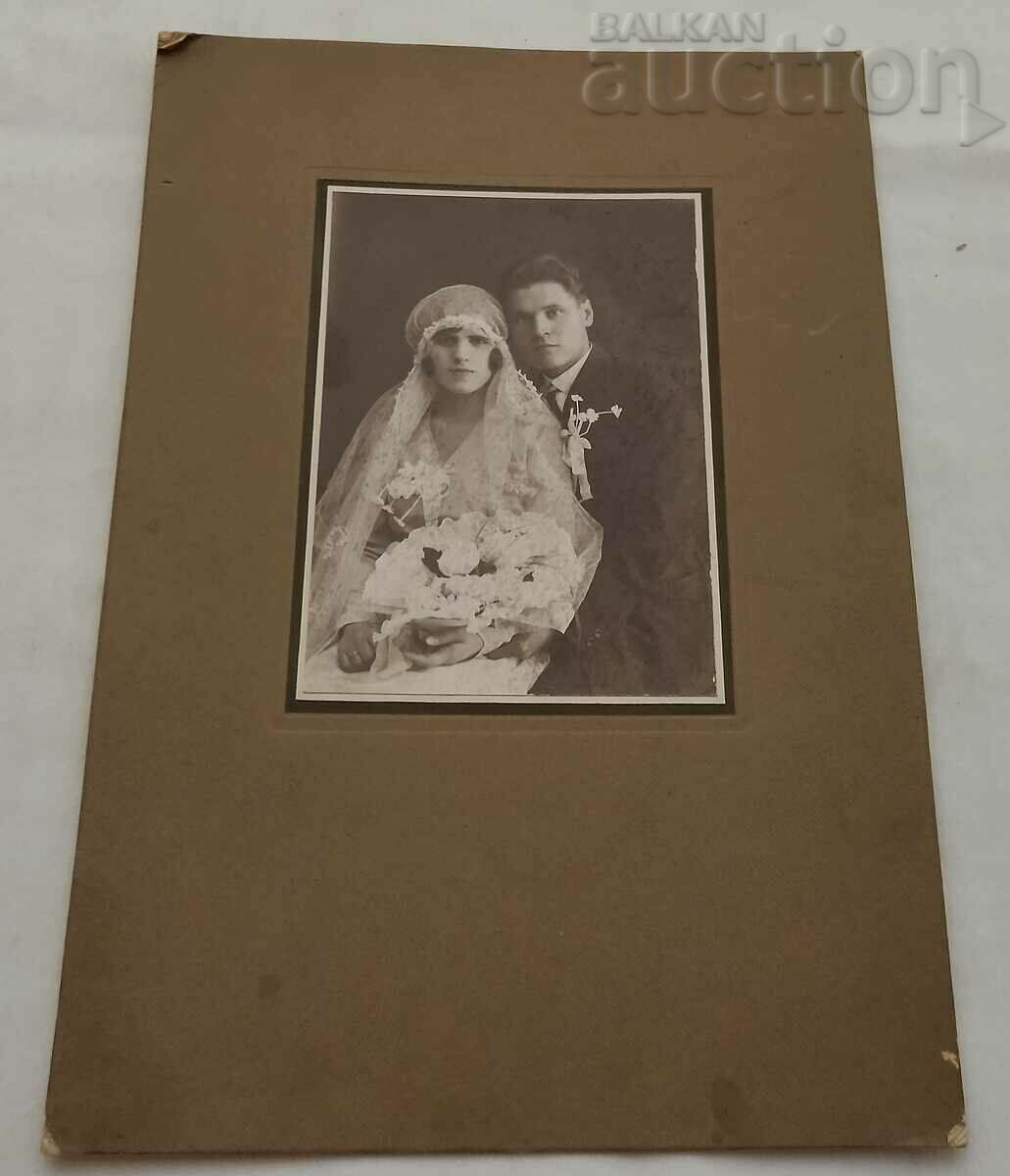 WEDDING PICTURE CARDBOARD RAZGRAD 1930 with price 4.00 BGN | € 2.05 WEDDING PICTURE CARDBOARD RAZGRAD 1930 with price 4.00 BGN | € 2.05