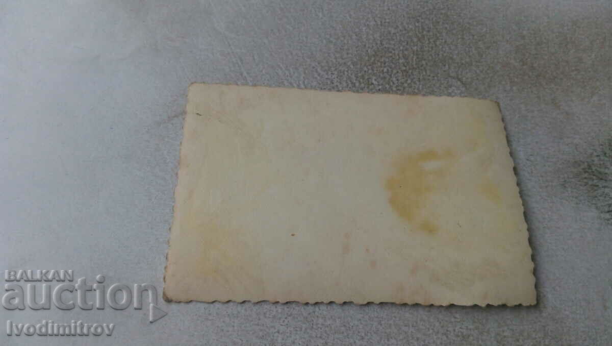 Foto Soldat cu o mașină Pobeda cu preț 2.35 BGN | € 1.20 Foto Soldat cu o mașină Pobeda cu preț 2.35 BGN | € 1.20