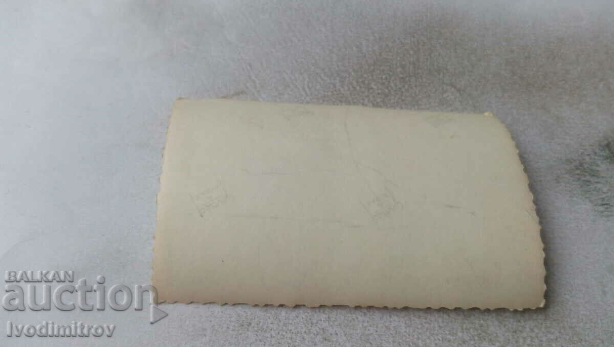 Foto Soldații într-un puț de zăpadă cu preț 0.85 BGN | € 0.43 Foto Soldații într-un puț de zăpadă cu preț 0.85 BGN | € 0.43