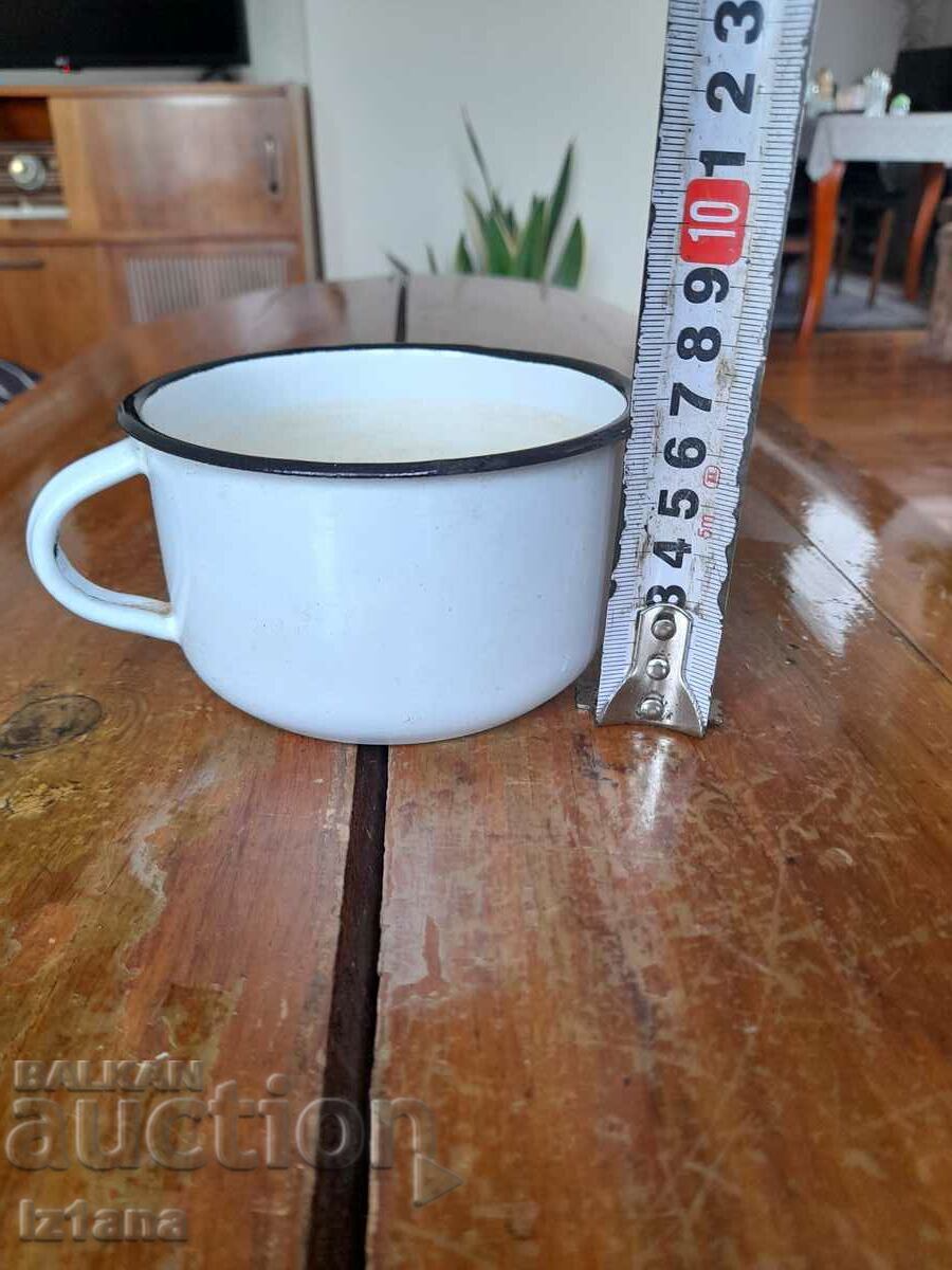 Παλιά σμάλτο κανάτα, γυαλί με τιμή 10.00 BGN | € 5.11 Παλιά σμάλτο κανάτα, γυαλί με τιμή 10.00 BGN | € 5.11