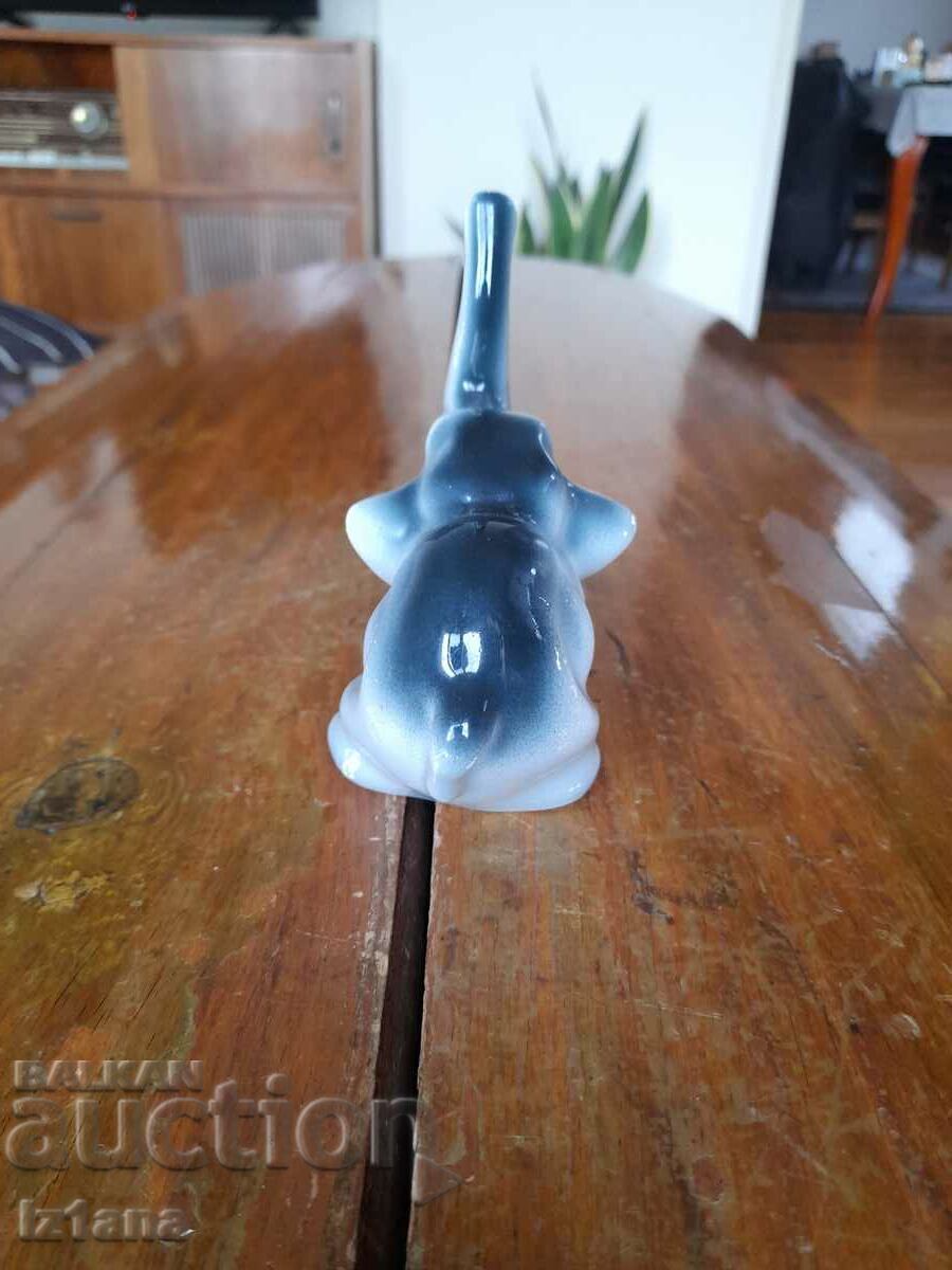 Delivery of Old porcelain figurine Elephant Delivery of Old porcelain figurine Elephant