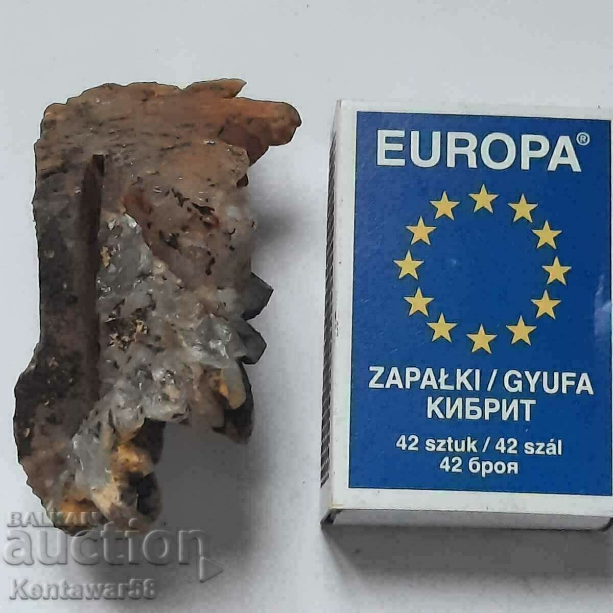 Mineral - cristal de munte. cu preț € 1.50 | 2.93 BGN Mineral - cristal de munte. cu preț € 1.50 | 2.93 BGN