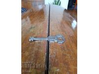 Ένα παλιό ανοιχτήρι μπουκαλιών