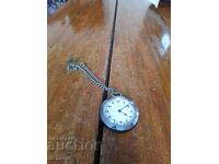 Vechiul ceas de buzunar Ruhla