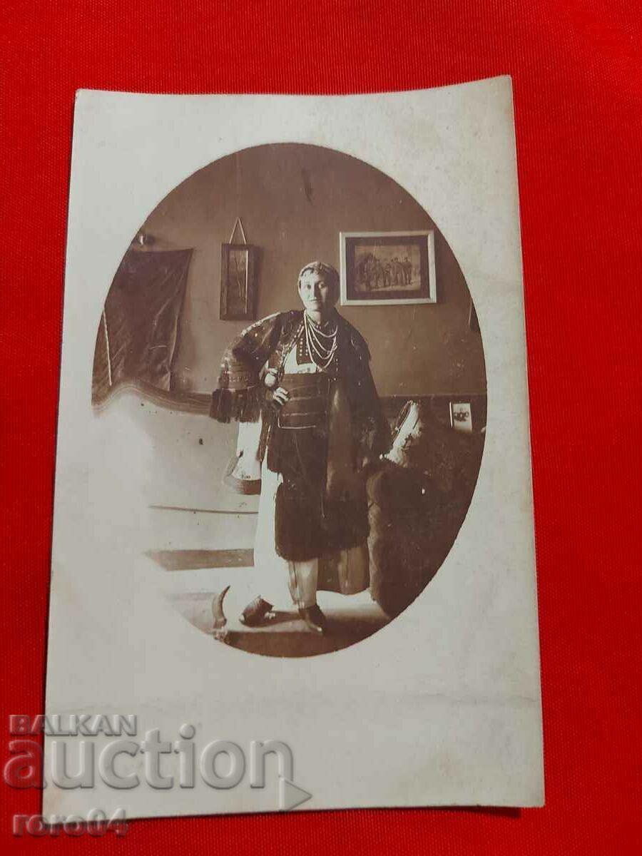 ΚΟΡΙΤΣΙ - ΚΟΣΤΟΥΜΙΑ - ΤΕΛΕΙΟ - 1917
