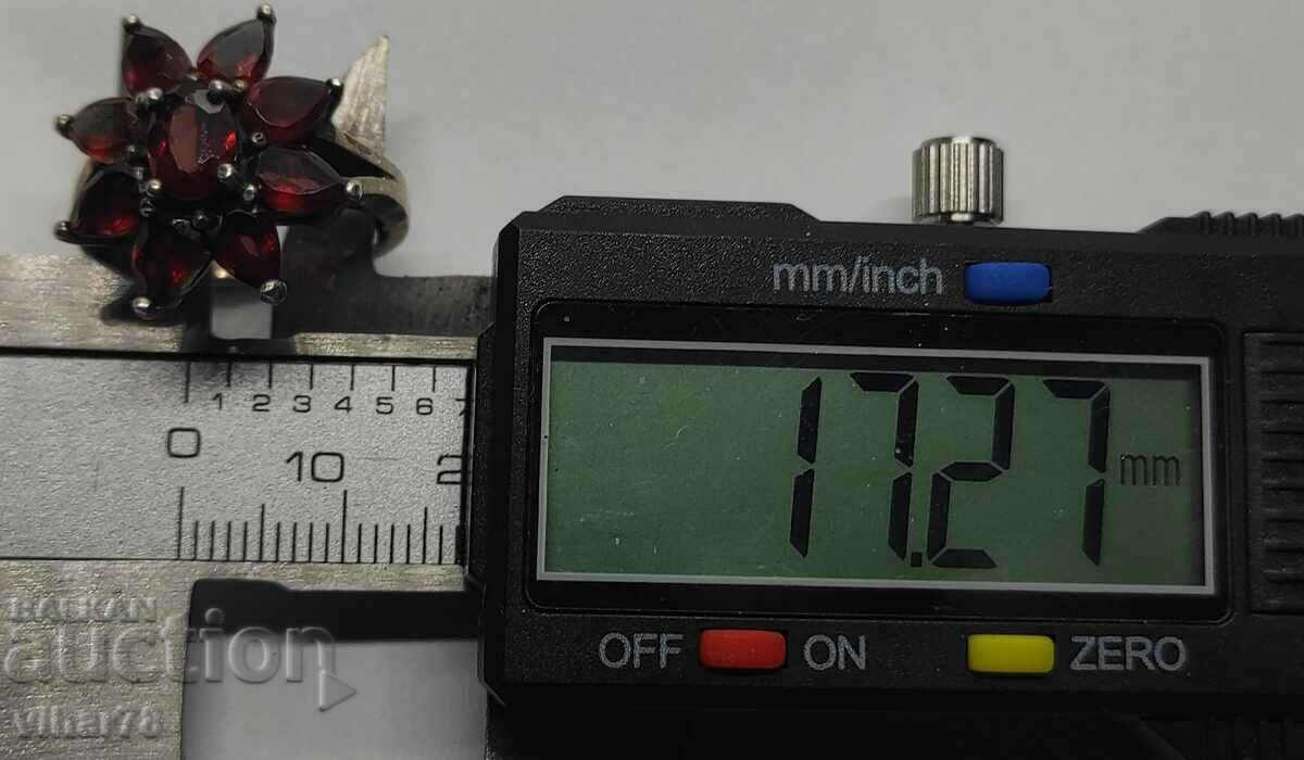 Delivery of Silver ring with garnet Delivery of Silver ring with garnet