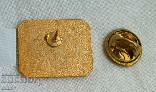 Auction Kasparov-Karpov chess chess badge, 1986 London and Leningrad Auction Kasparov-Karpov chess chess badge, 1986 London and Leningrad