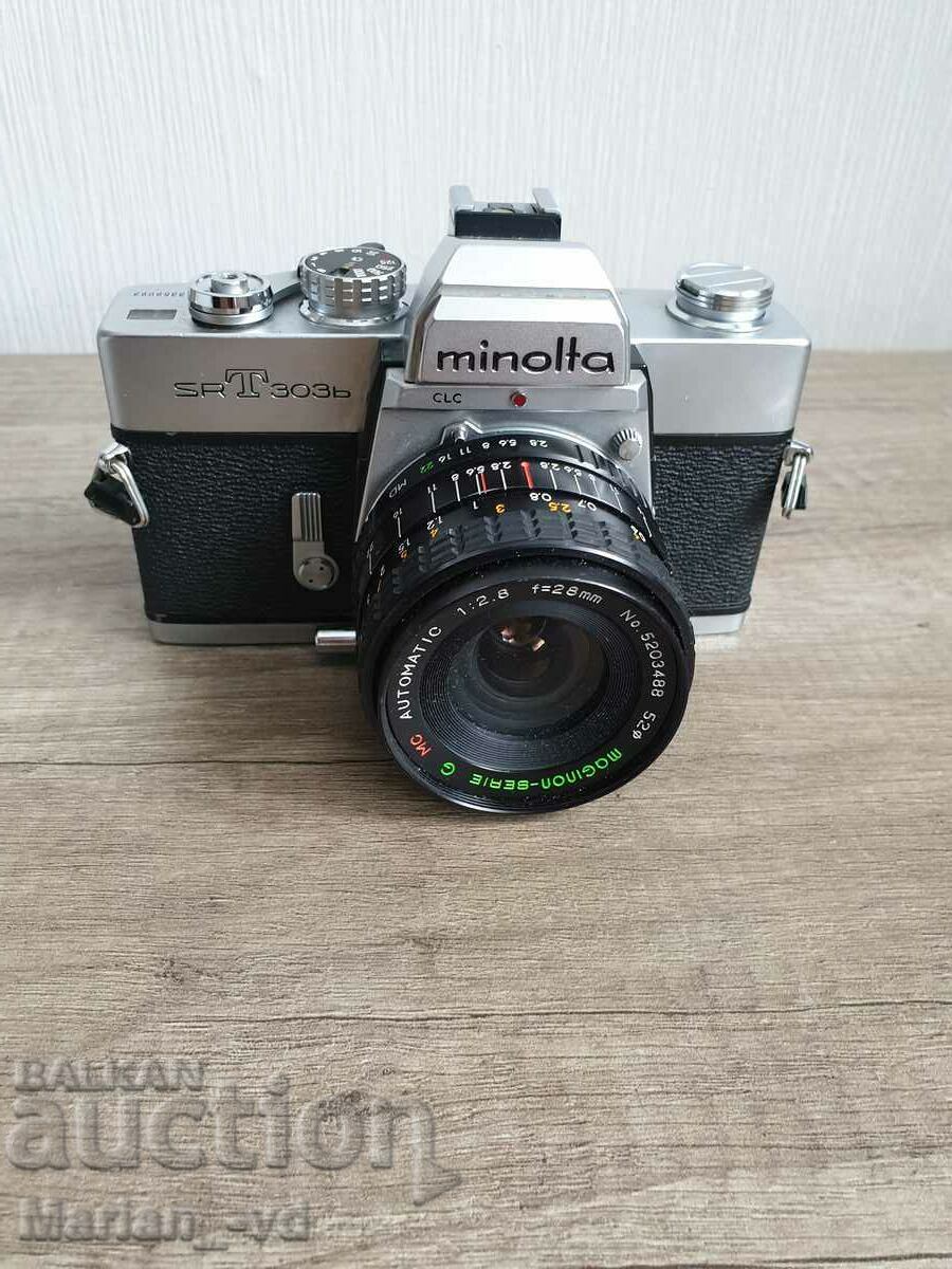 Minolta SRT 303 camera