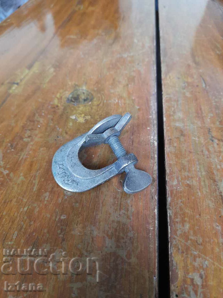Old tire clamp