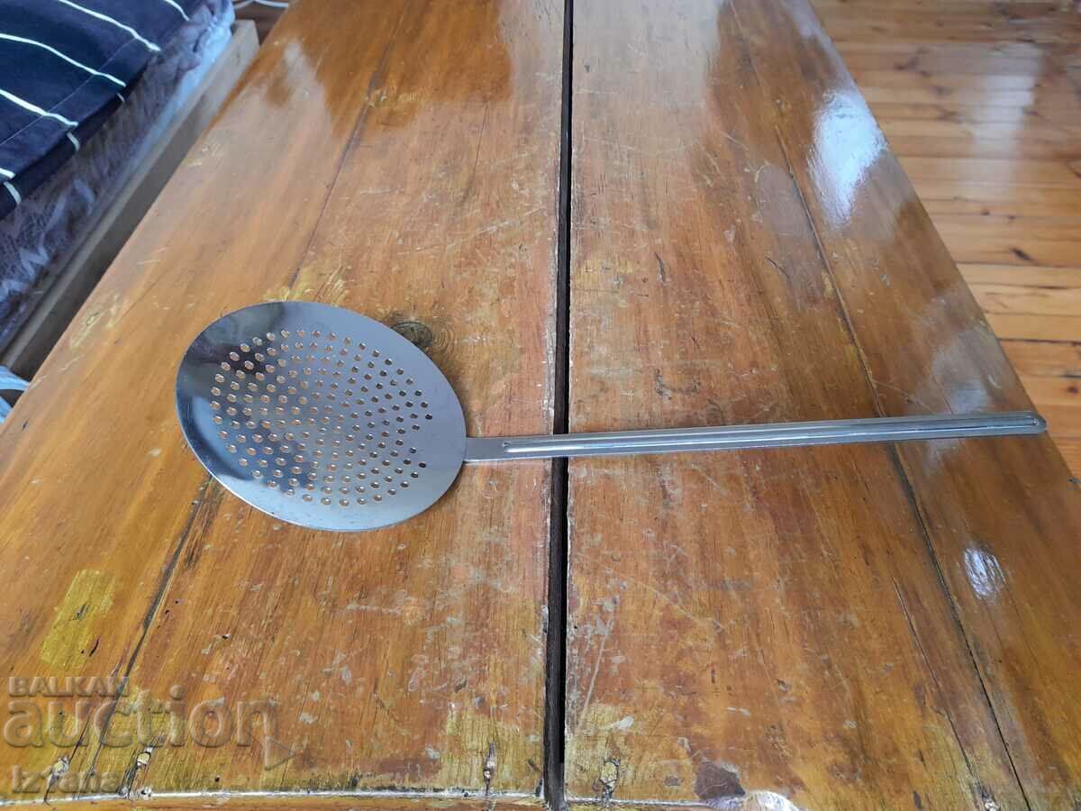 Παλιά τρυπητή κουτάλα, αναδευτήρας με τιμή 16.00 BGN | € 8.18 Παλιά τρυπητή κουτάλα, αναδευτήρας με τιμή 16.00 BGN | € 8.18