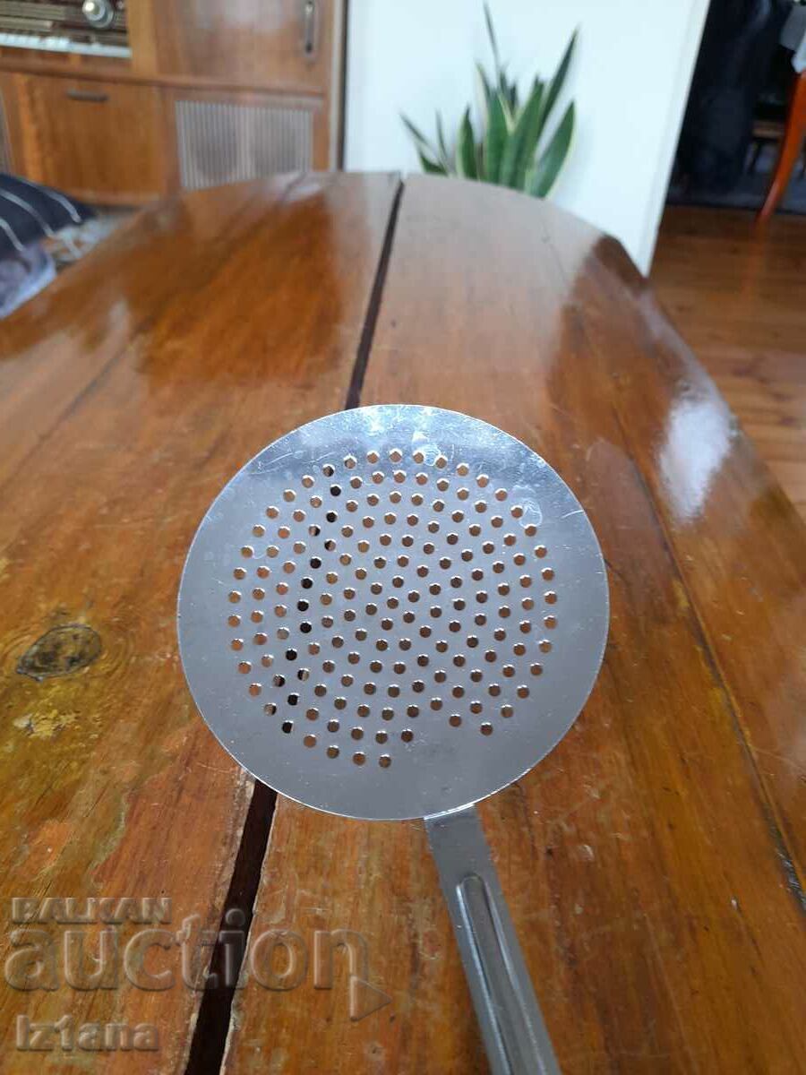 Δημοπρασία Παλιά τρυπητή κουτάλα, αναδευτήρας Δημοπρασία Παλιά τρυπητή κουτάλα, αναδευτήρας