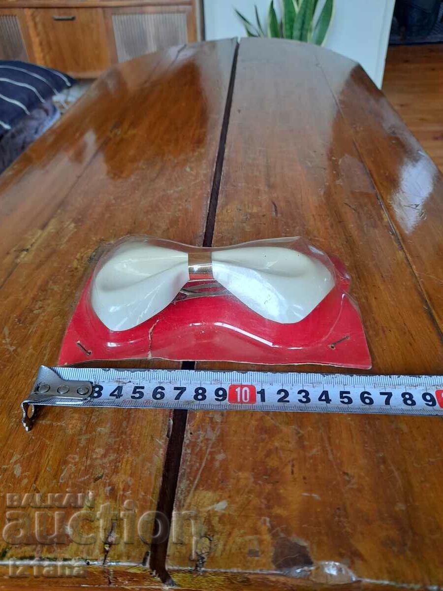 Old hairpin bow tie with price 22.00 BGN | € 11.25 Old hairpin bow tie with price 22.00 BGN | € 11.25