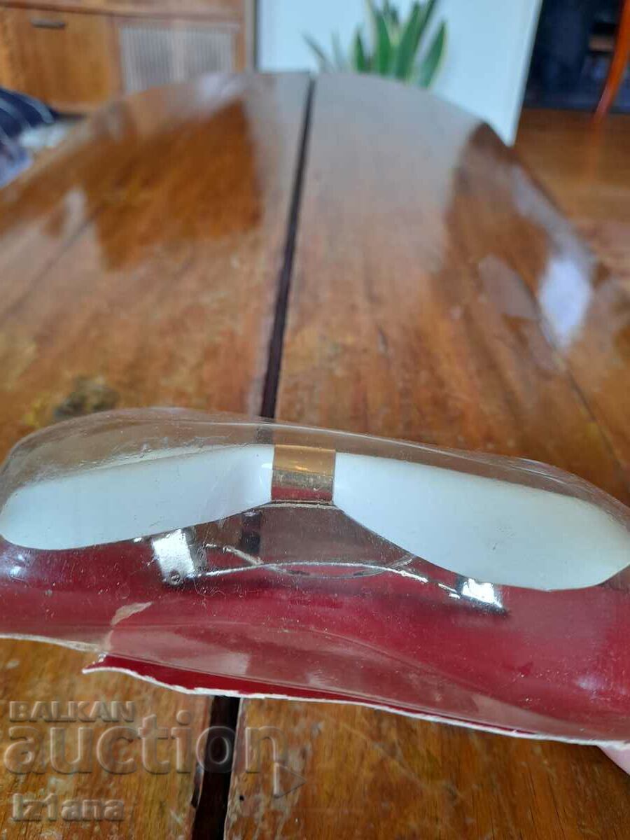 Delivery of Old hairpin bow tie Delivery of Old hairpin bow tie