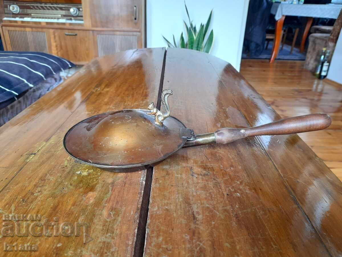 Old decorative pan Old decorative pan