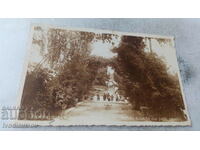 Пощенска картичка Банкя Пред малкия паркъ 1933